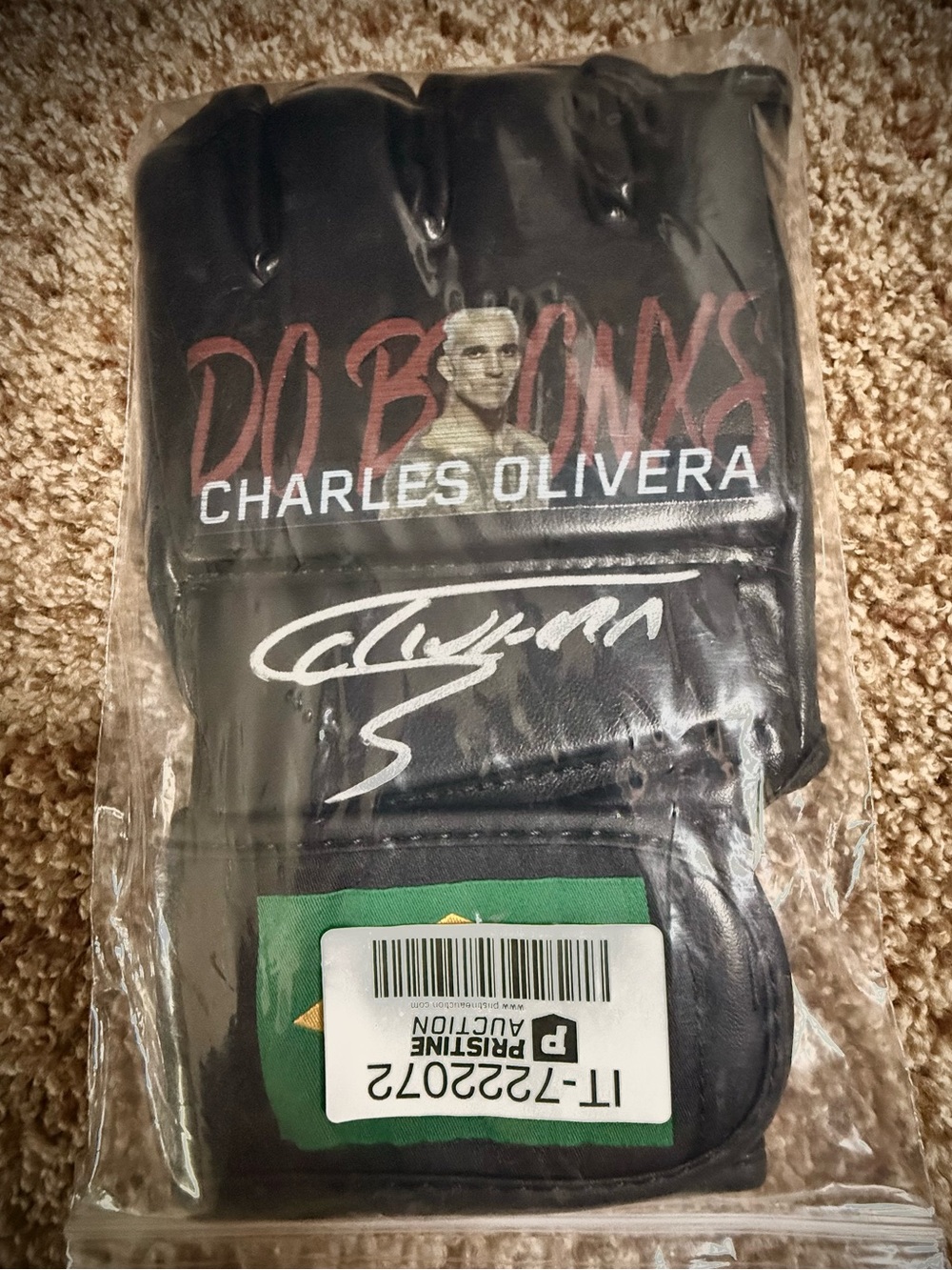 🥊 Charles Oliveira “Do Bronx” Autographed MMA Glove